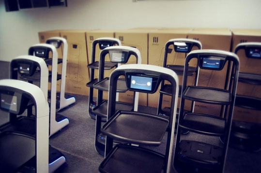 諄勤嵌入式硬件產(chǎn)品攜手服務(wù)機(jī)器人，為餐飲業(yè)注入新動力